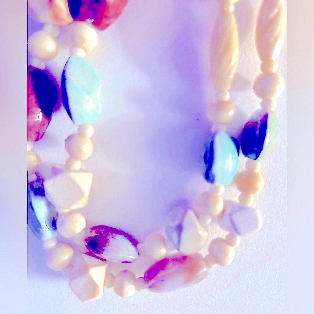 Free 💰 add 1 w bundle Faux carved bead necklace: bone, agate necklace 30” clasp